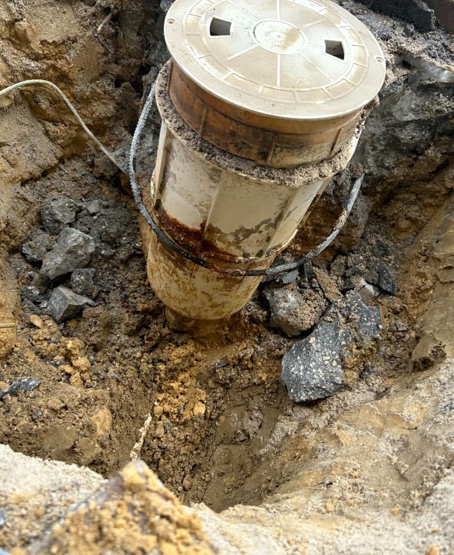 Leak detection where we replaced the skimmer, step 2: Old skimmer out